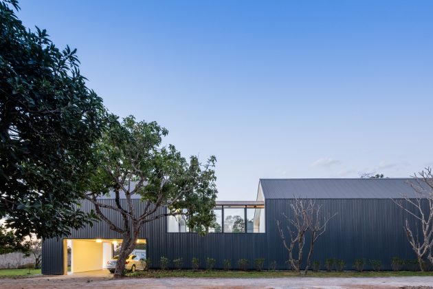 Groba House by Estudio MRGB in Brazil