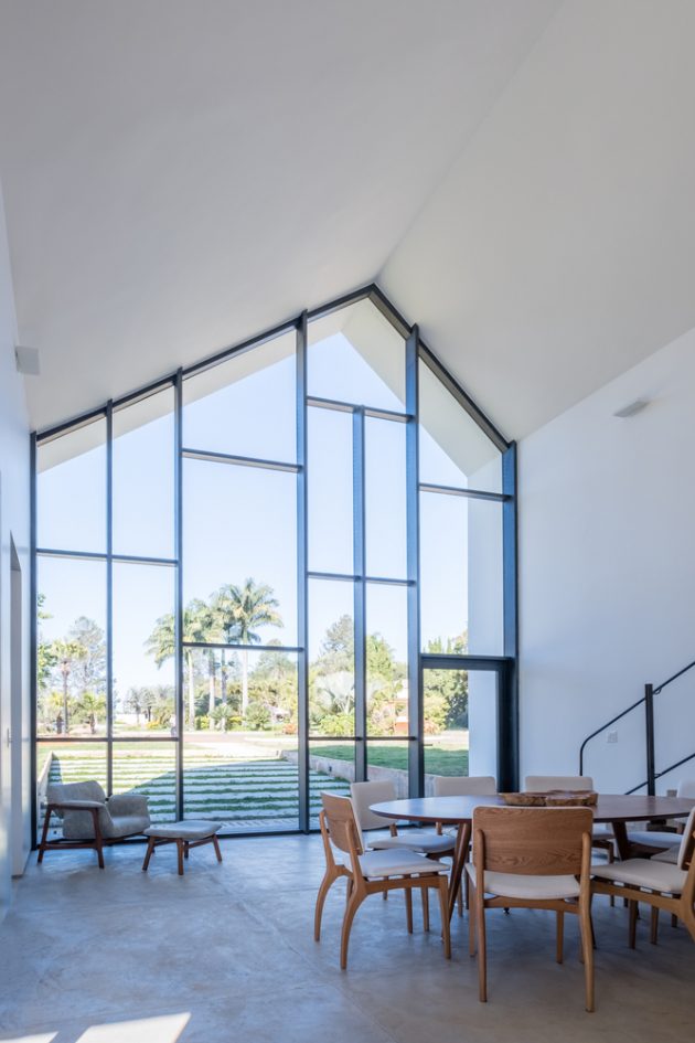 Groba House by Estudio MRGB in Brazil