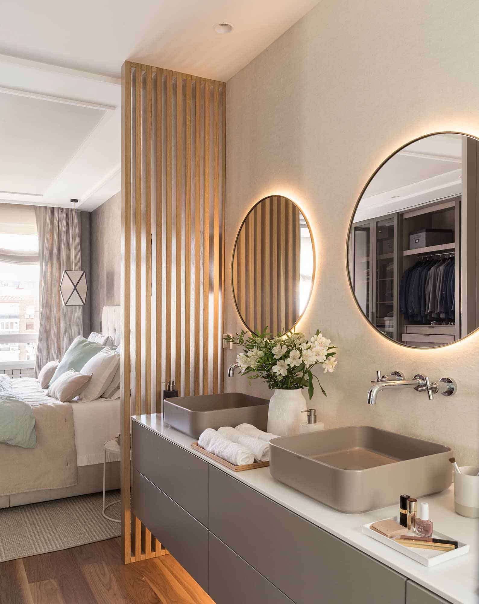 1. MIRRORS WITH INTEGRATED LIGHTS 1. MIRRORS WITH INTEGRATED LIGHTS