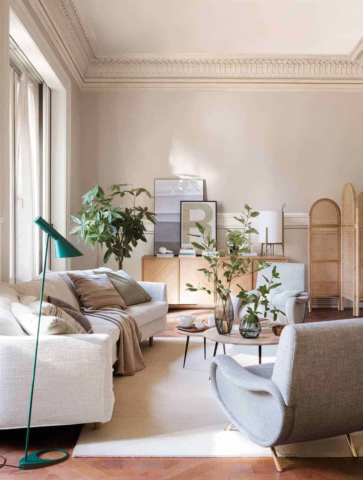 1. A DESIGNER SOFA AND A VERY DISCREET RUG 1. A DESIGNER SOFA AND A VERY DISCREET RUG