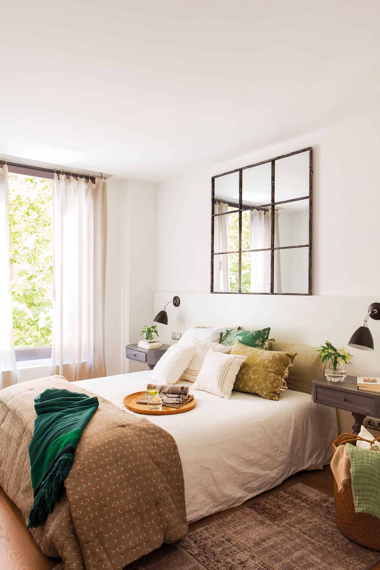 10. WITH AN INVISIBLE HEADBOARD 10. WITH AN INVISIBLE HEADBOARD