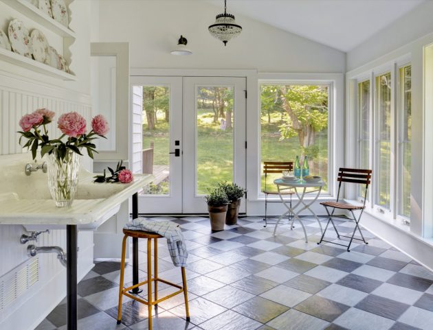 15 Beautiful Farmhouse Sunroom Designs You Will Enjoy Sitting In