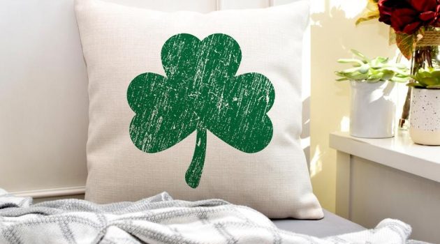 15 Charming St. Patrick’s Day Pillow Idea For A Gift