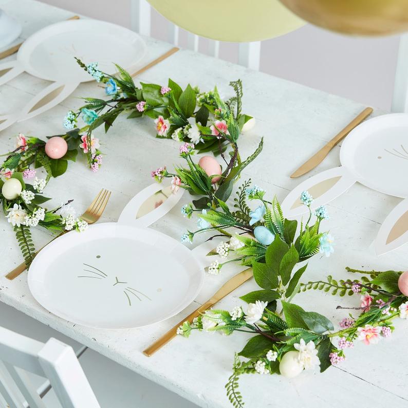 15 Colorful Spring Garland Designs That Will Look Great In Your Home