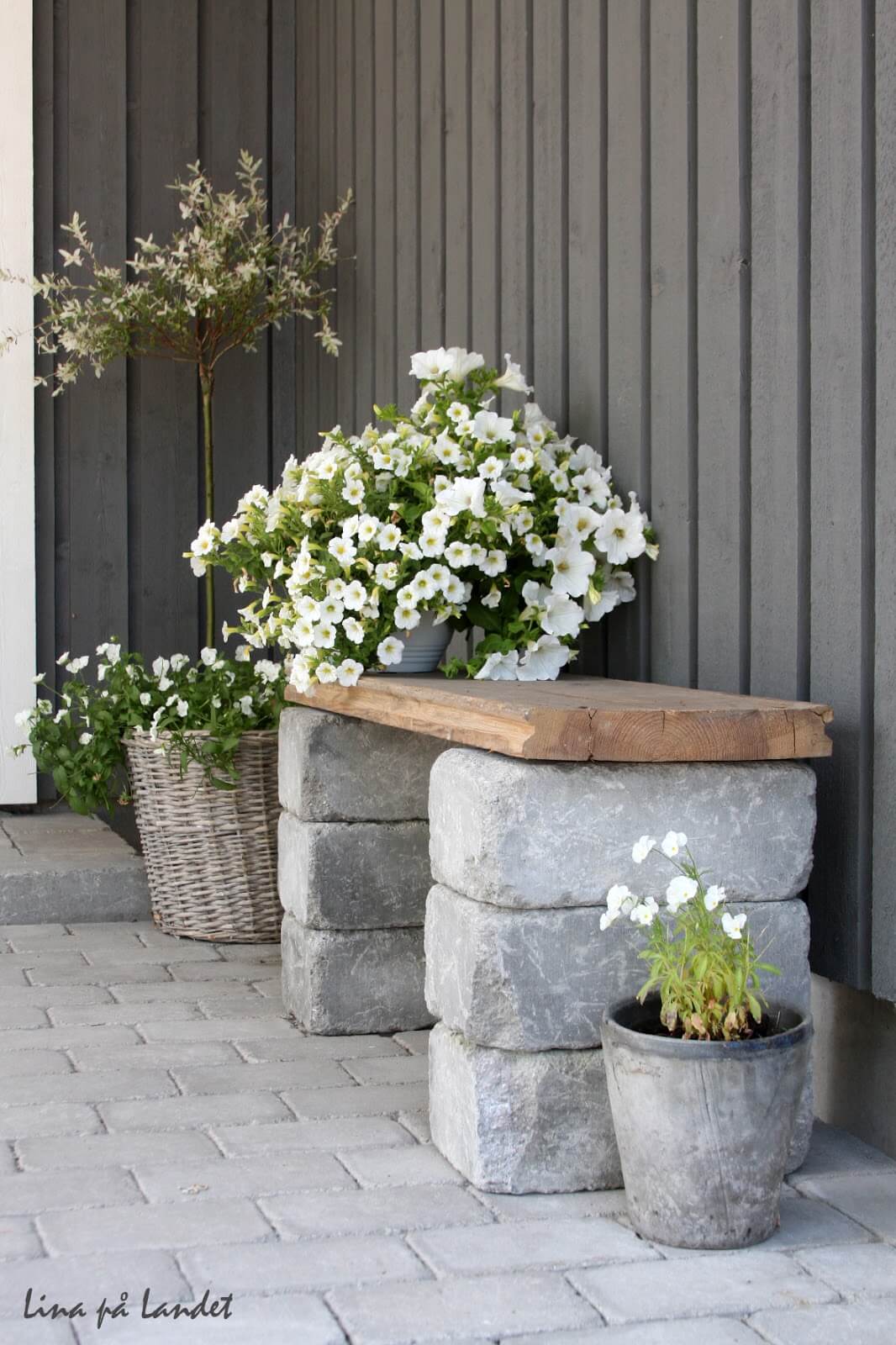 15 Lovely DIY Patio Bench Projects You Need To Make Before Spring