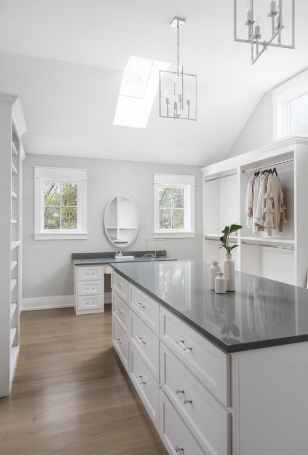 16 Exquisite Farmhouse WalkIn Closet Designs You Will Fall In Love With