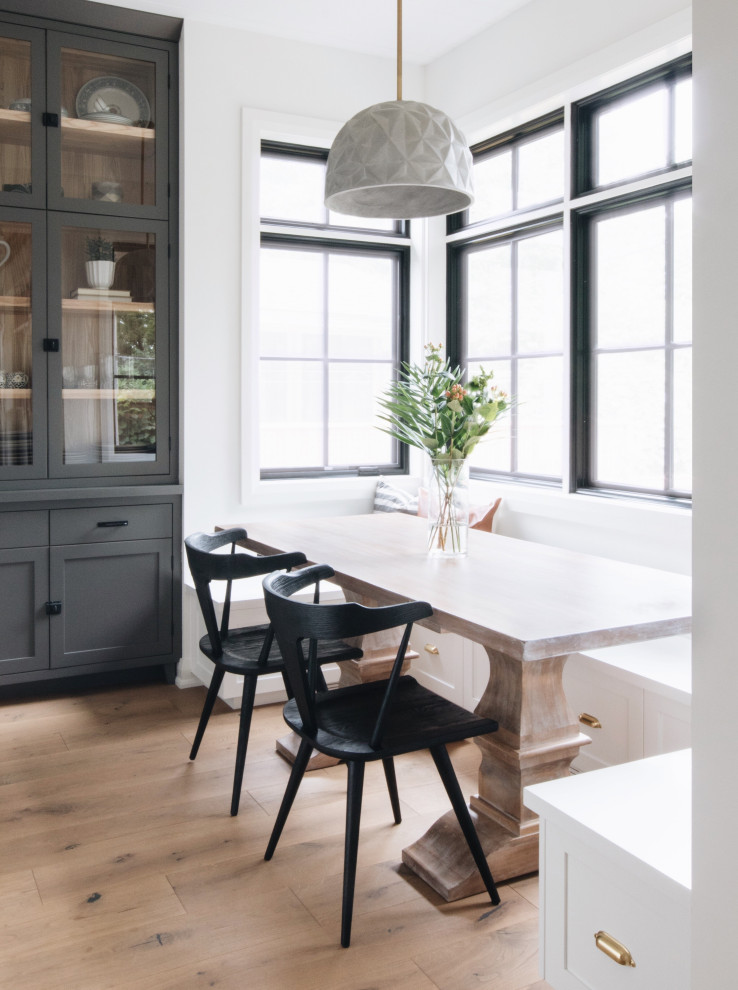 18 Charming Farmhouse Dining Room Interiors You Won't Be Able To Resist
