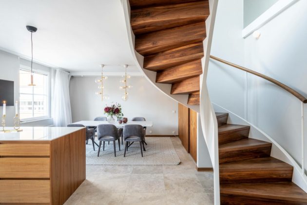 Duplex With Modern And Elegant Spiral Staircase