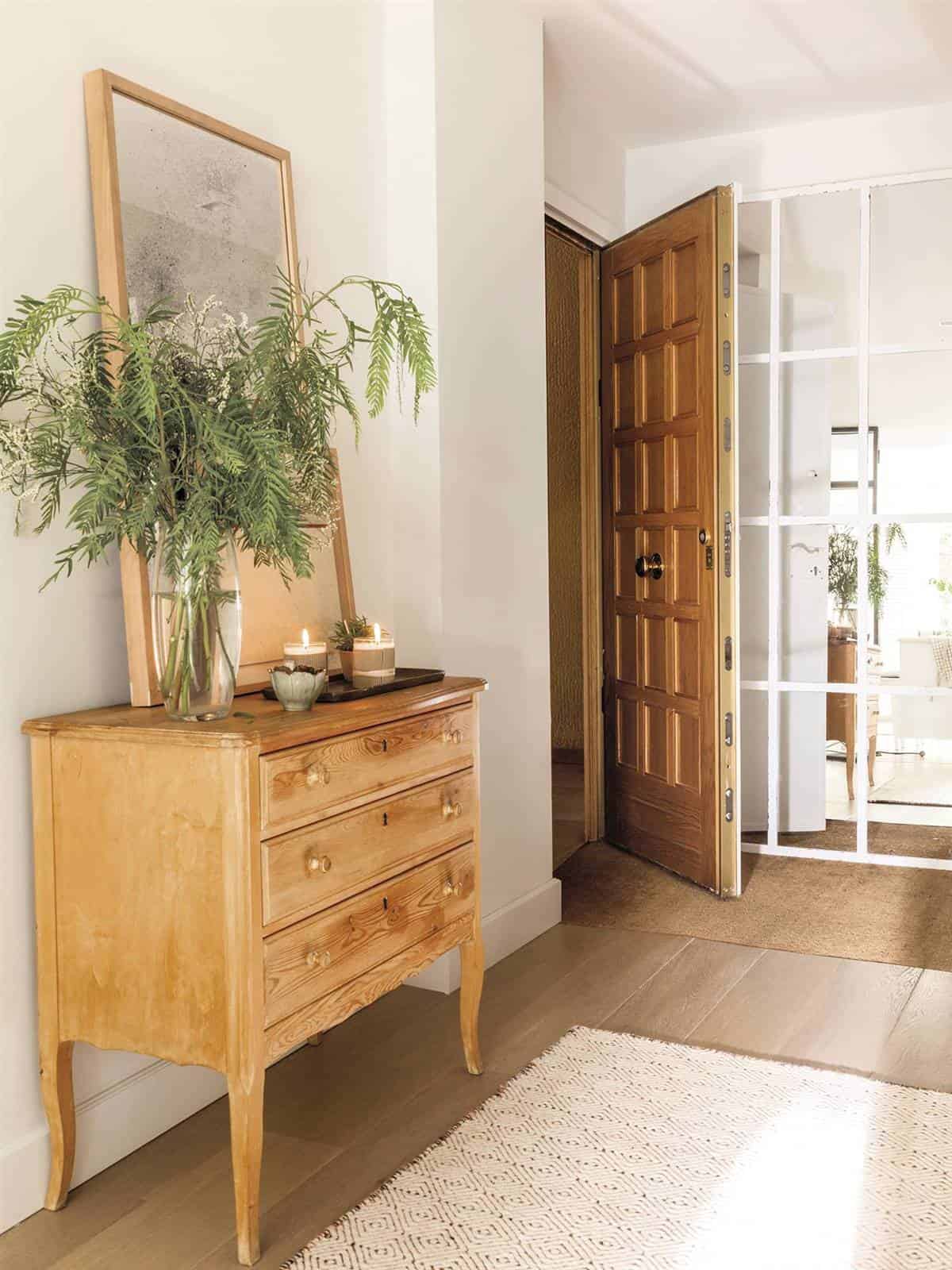 6. A VERY COMFORTABLE WOODEN HALL 6. A VERY COMFORTABLE WOODEN HALL