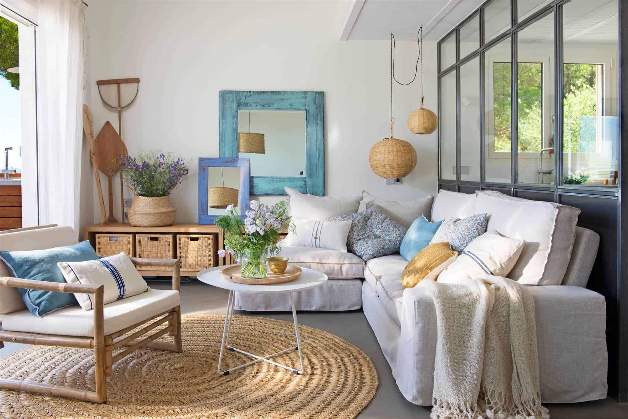 7. WHAT COOL MIRRORS! 7. WHAT COOL MIRRORS!