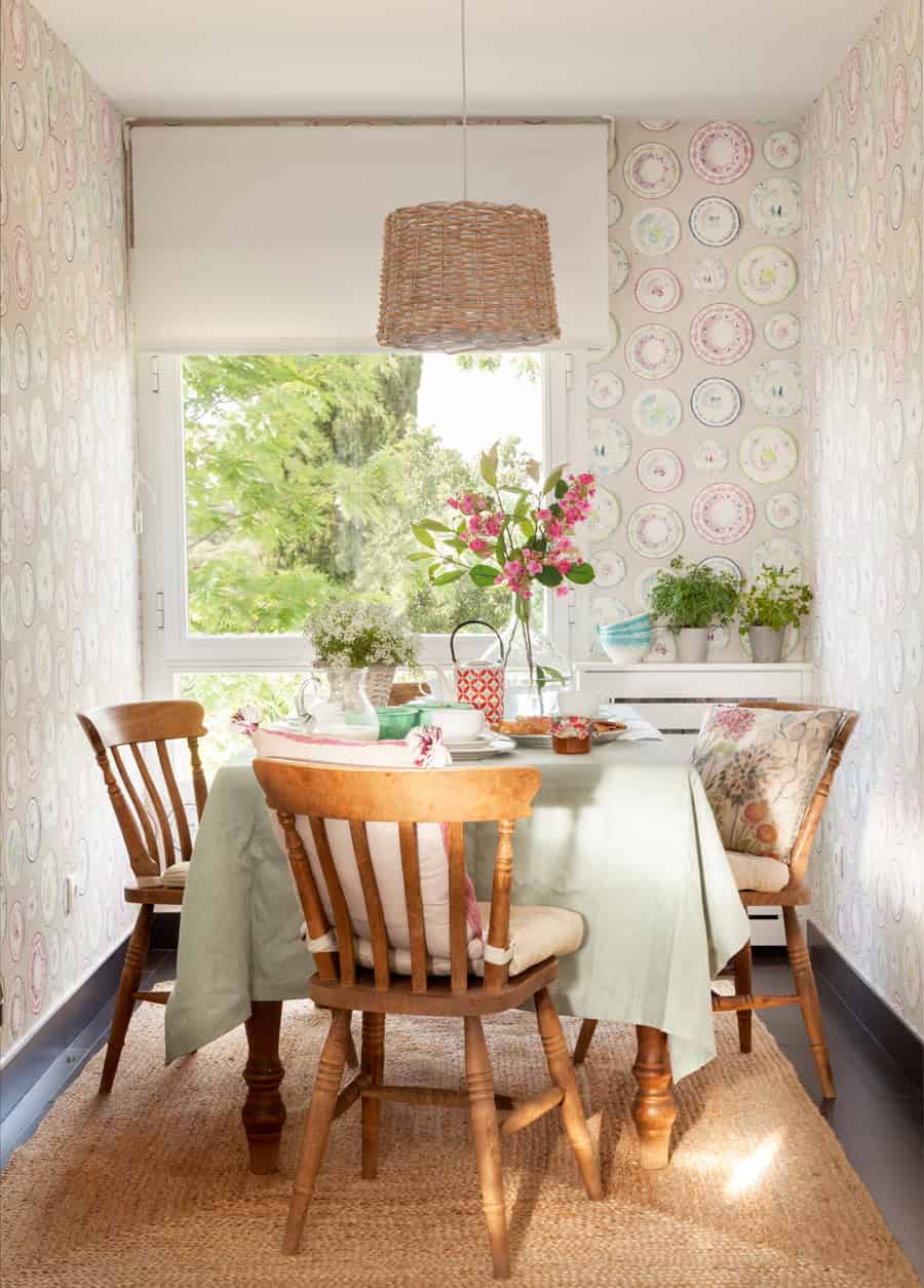 8. WALLPAPER 8. WALLPAPER