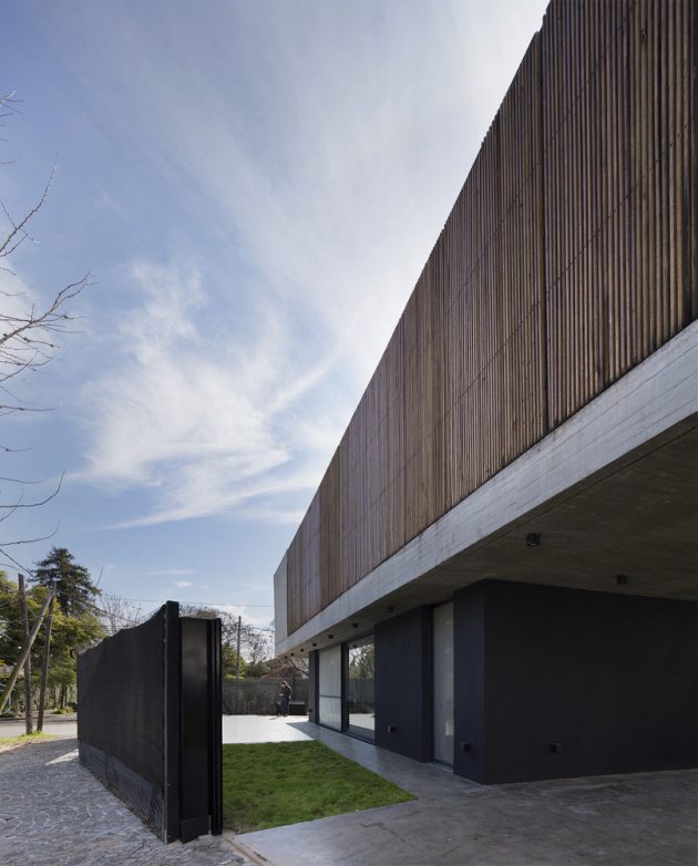 Acassuso House by VDV ARQ in Acassuso, Argentina