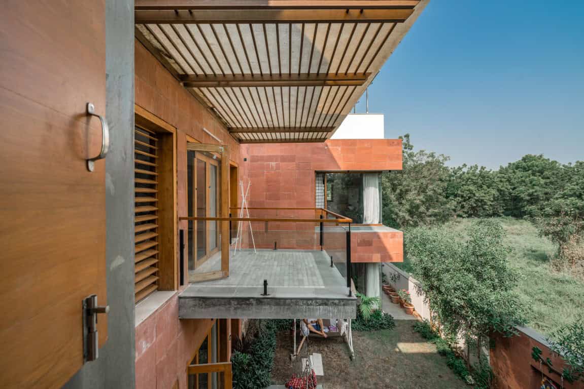 Parallel Volumes House by Urbscapes in Ahmedabad, India Parallel Volumes House by Urbscapes in Ahmedabad, India