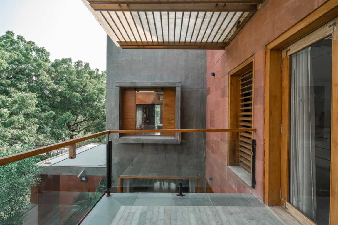 Parallel Volumes House by Urbscapes in Ahmedabad, India Parallel Volumes House by Urbscapes in Ahmedabad, India