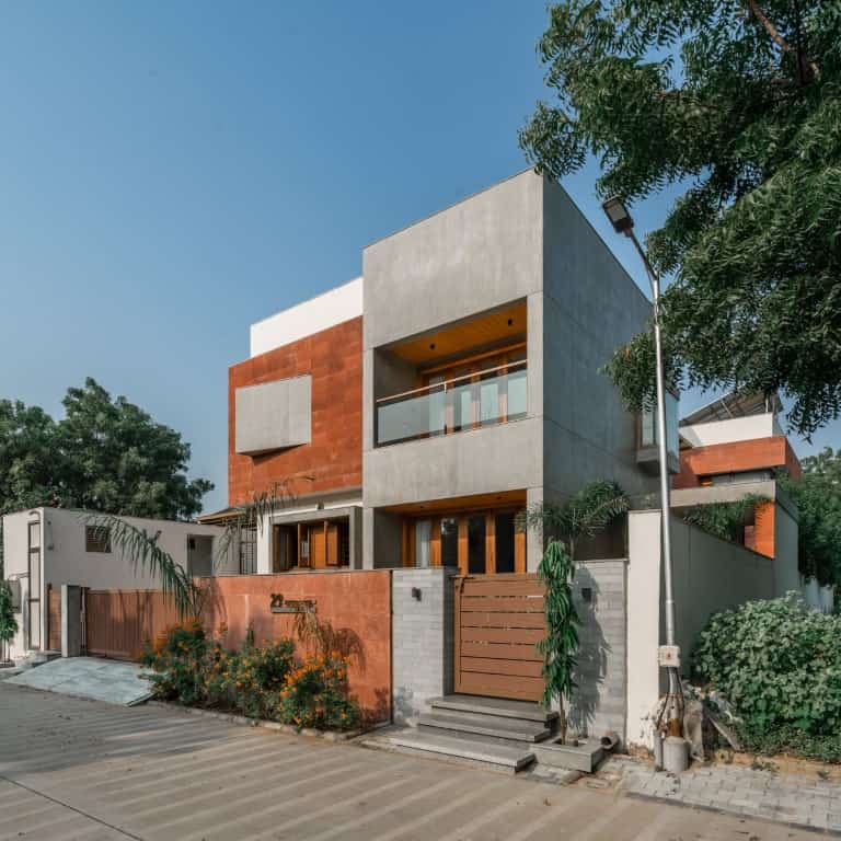 Parallel Volumes House by Urbscapes in Ahmedabad, India Parallel Volumes House by Urbscapes in Ahmedabad, India