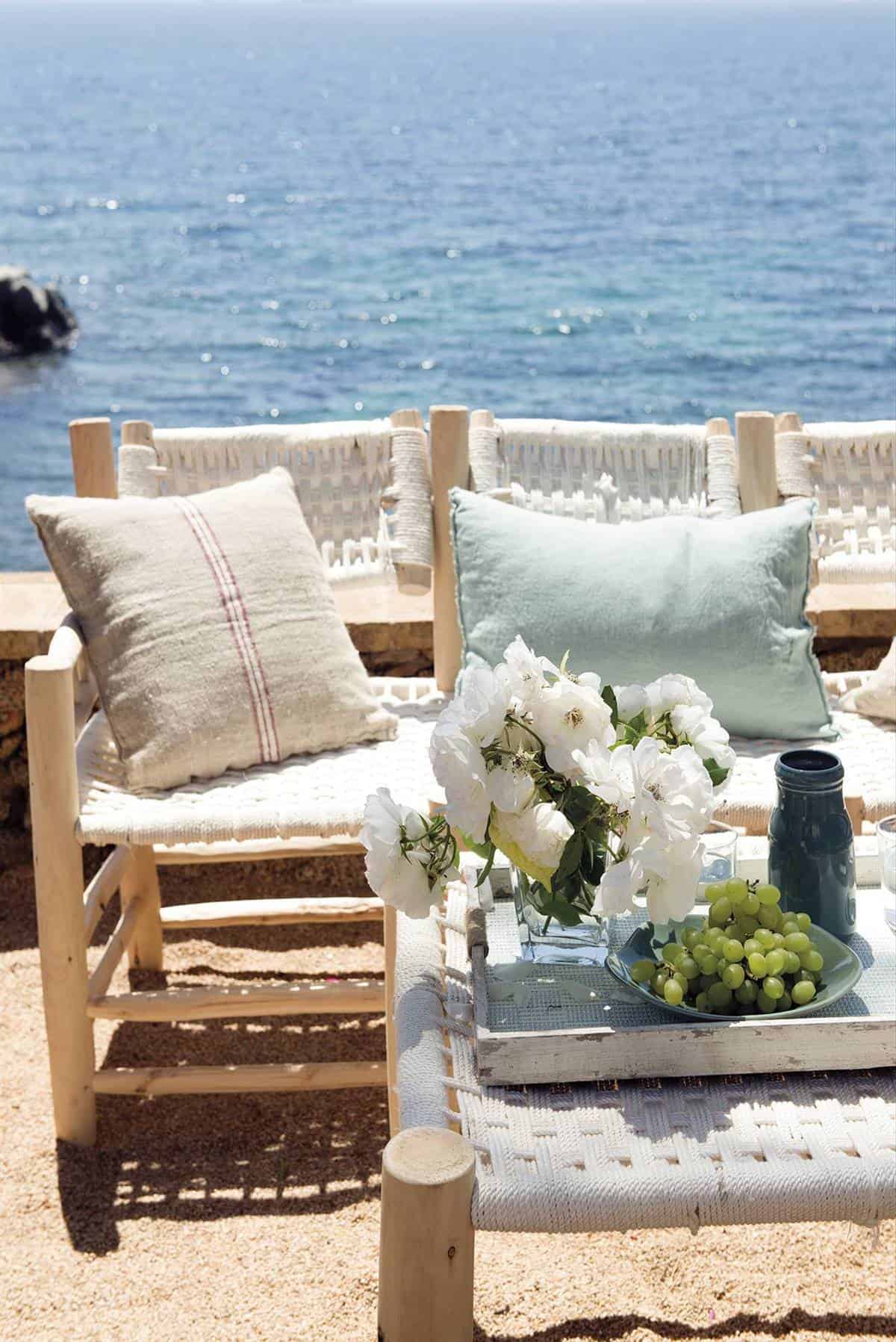 Choose And Combine Cushions For The Garden/Terrace In Proper Way