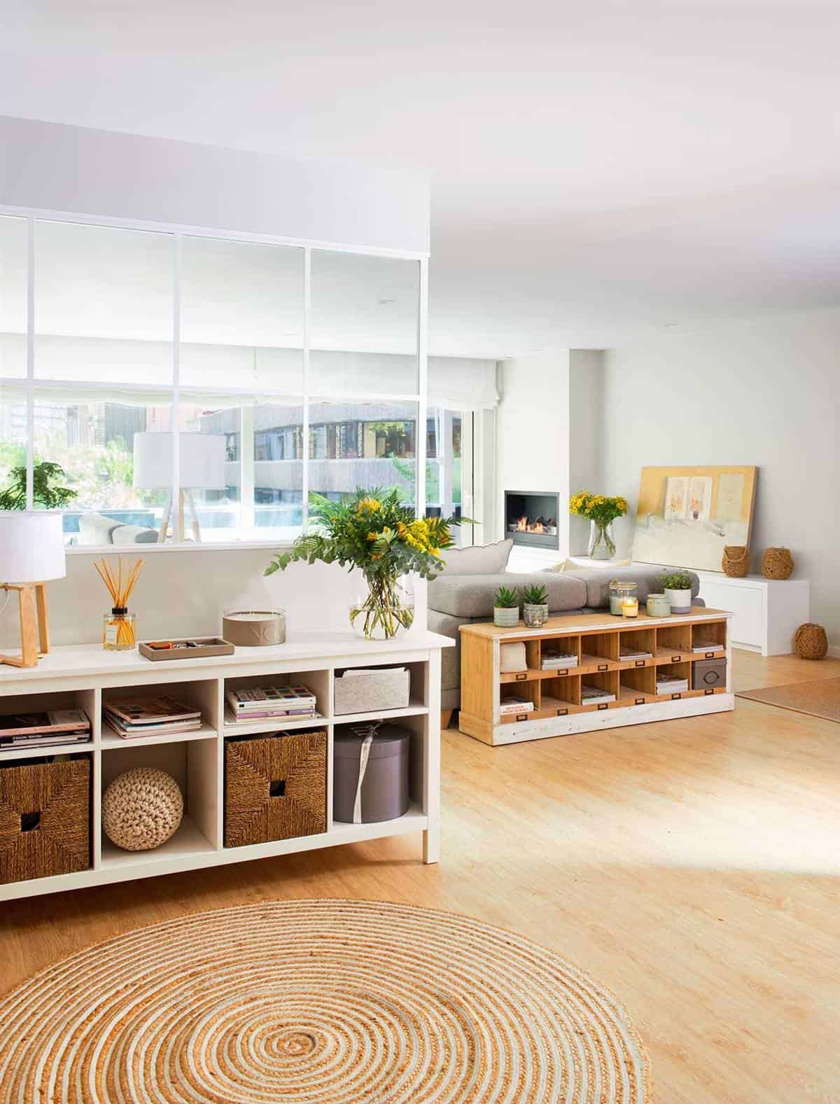 What An Decor Stylist Would Always Do In The Hall? What An Decor Stylist Would Always Do In The Hall?