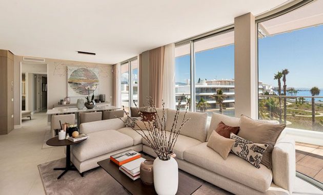 Luxury Furniture And Interior Design In a Penthouse On The Seafront