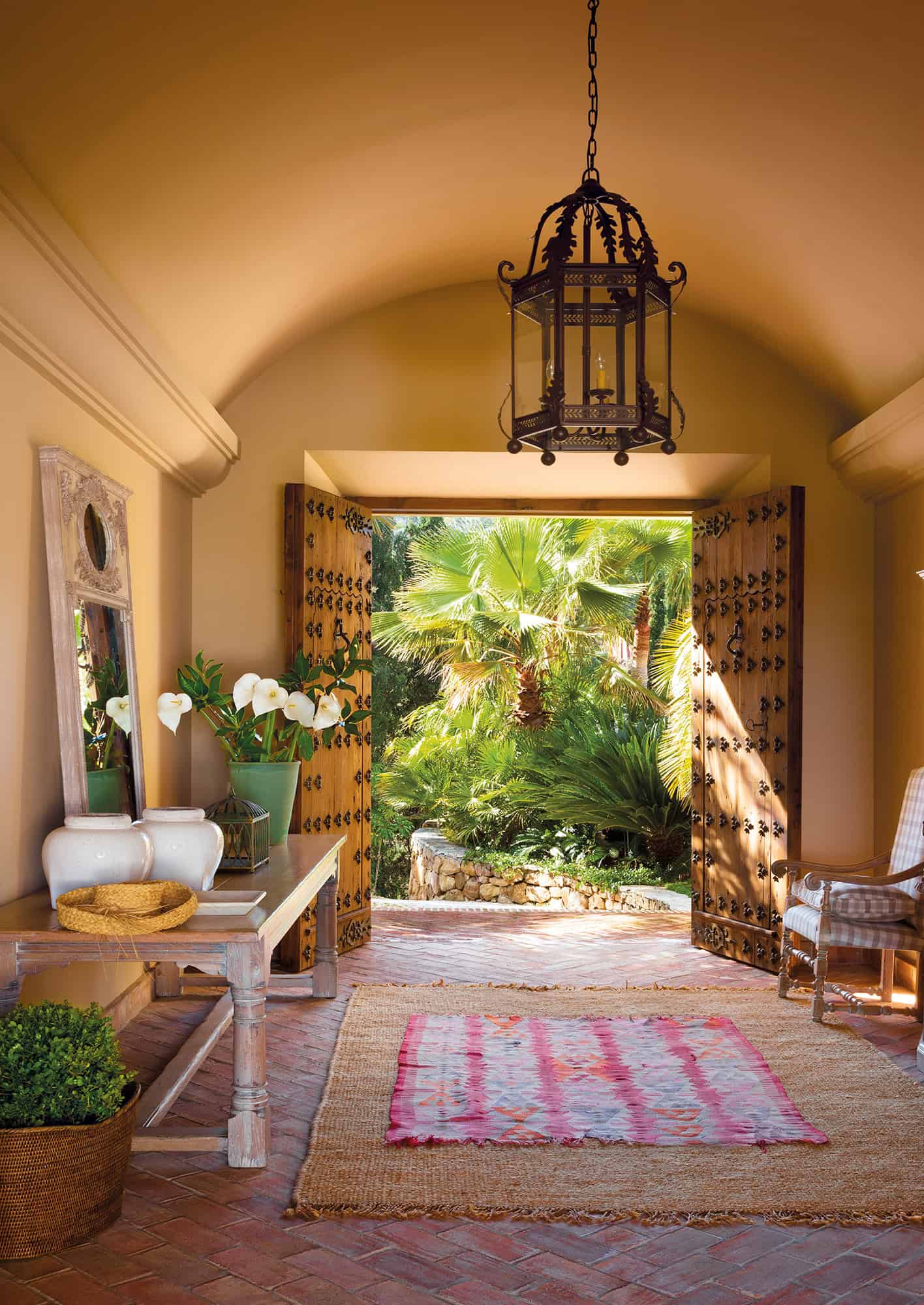 10. A FARMHOUSE LOBBY 10. A FARMHOUSE LOBBY