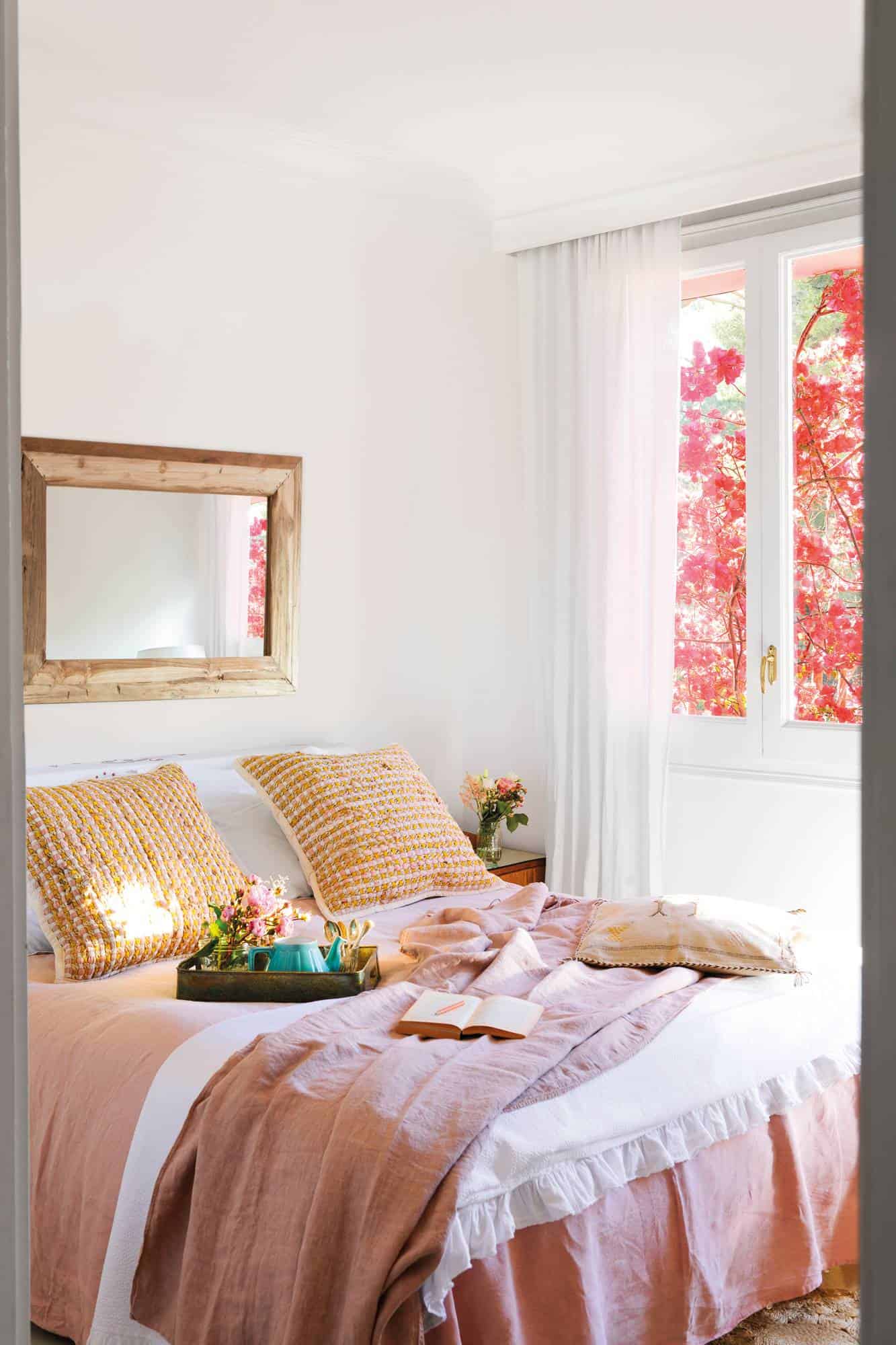 Spring Bedrooms That Will Give You The Feeling Of Garden Full Of Fresh Flowers Spring Bedrooms That Will Give You The Feeling Of Garden Full Of Fresh Flowers