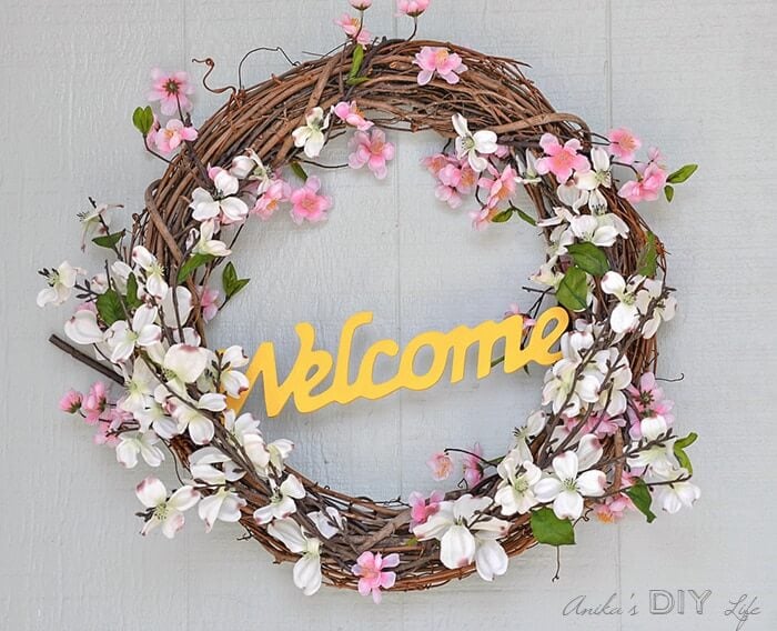 13. DIY Spring Wreath 13. DIY Spring Wreath