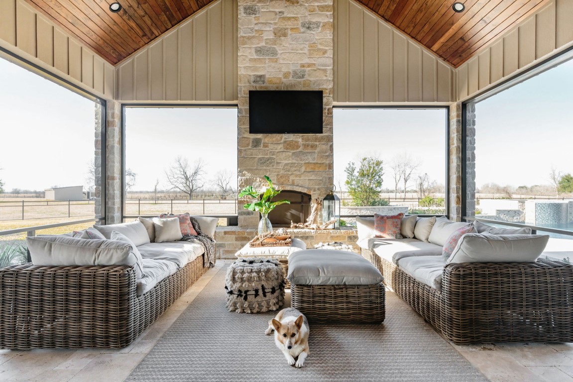 15 Majestic Farmhouse Patio Designs That Will Make You Want To Live Outside