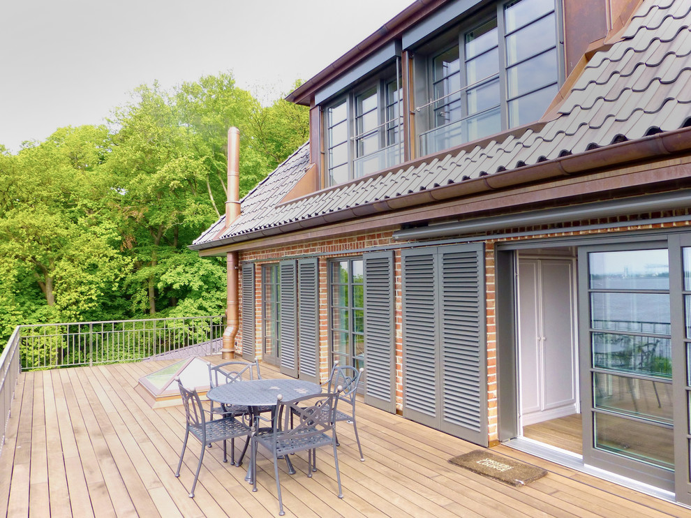 15 Phenomenal Farmhouse Balcony Designs Every Home Needs