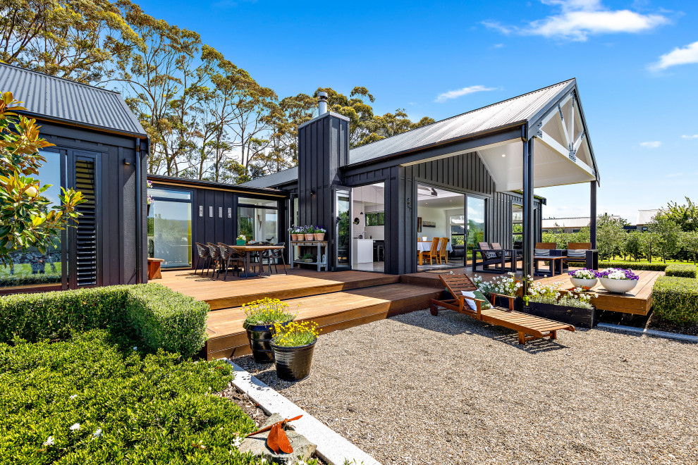 15 Stunning Farmhouse Deck Designs You Will Adore