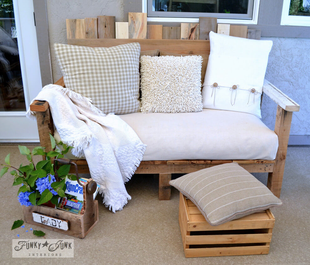 16 Amazing DIY Pallet Wood Furniture Ideas For Your Porch