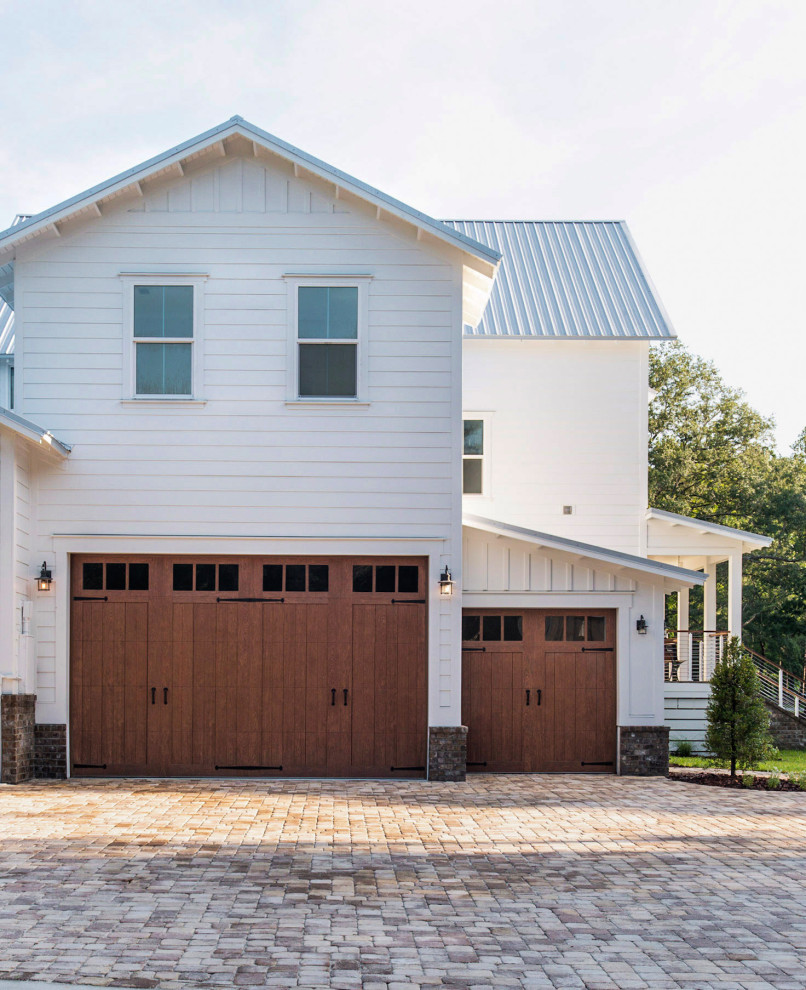 16 Charming Farmhouse Garage Designs That Will Take You By Surprise