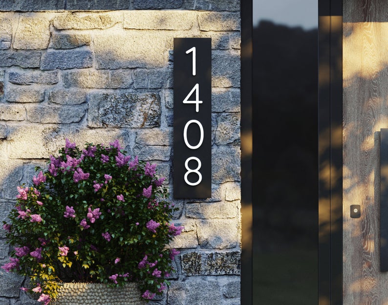 18 Eye-Catching House Numbers Plaque Designs That Will Refresh Your Exterior