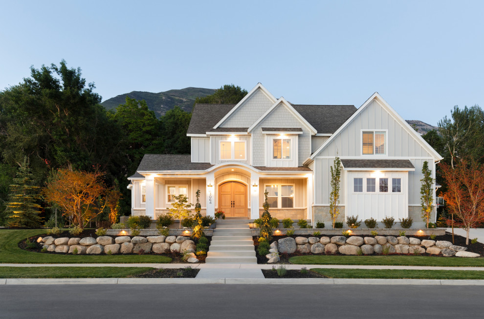 18 Magnificent Farmhouse Exterior Designs That Will Warm Your Heart