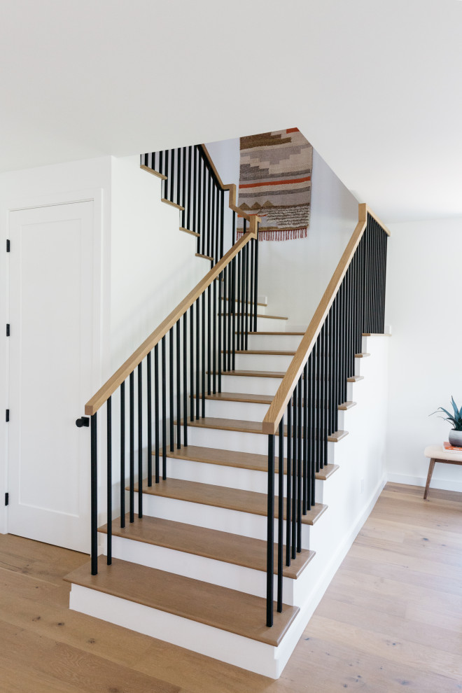18 Outstanding Farmhouse Staircase Designs That Will Charm You
