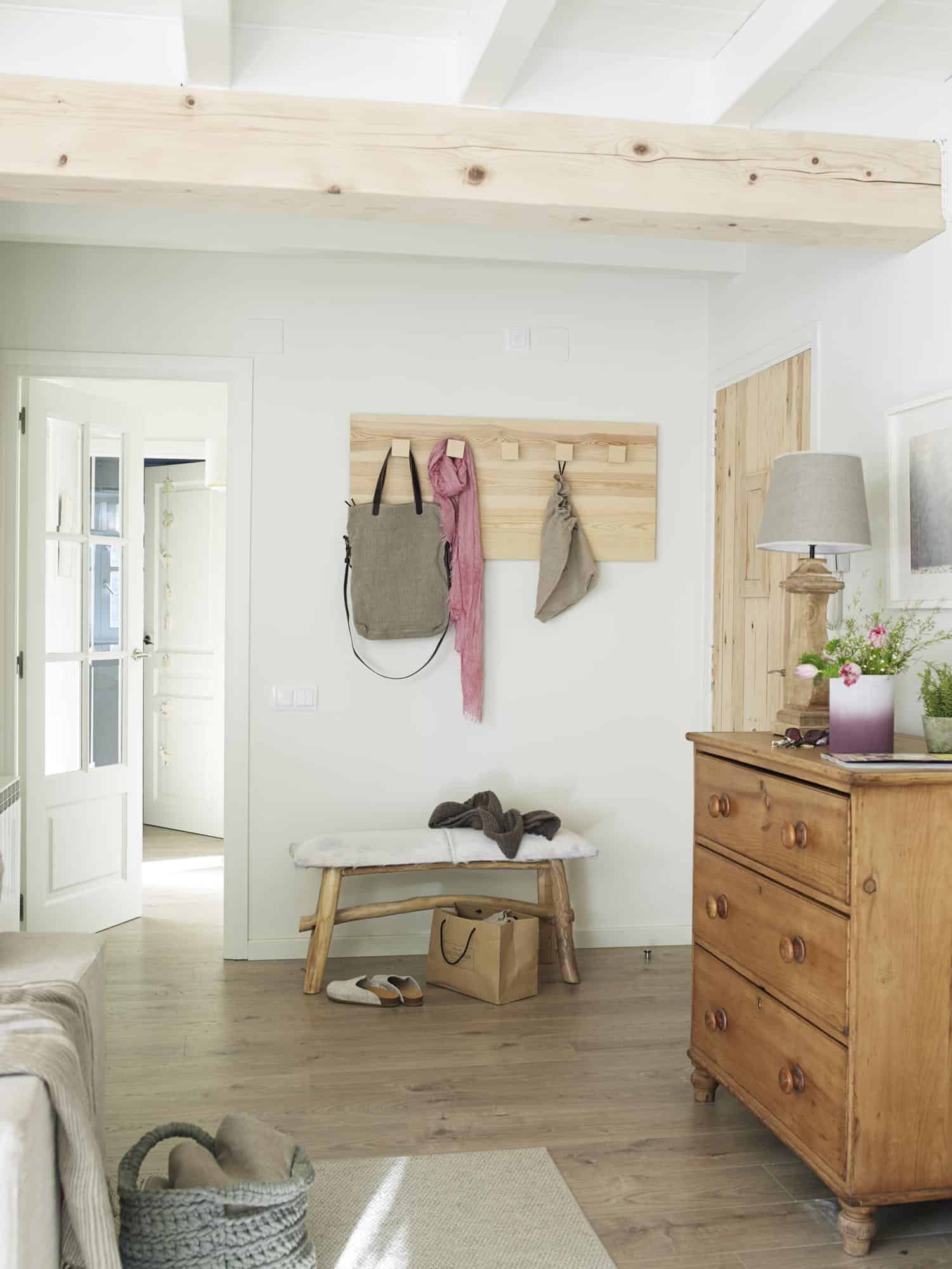 3. A Nordic-inspired HALL 3. A Nordic-inspired HALL