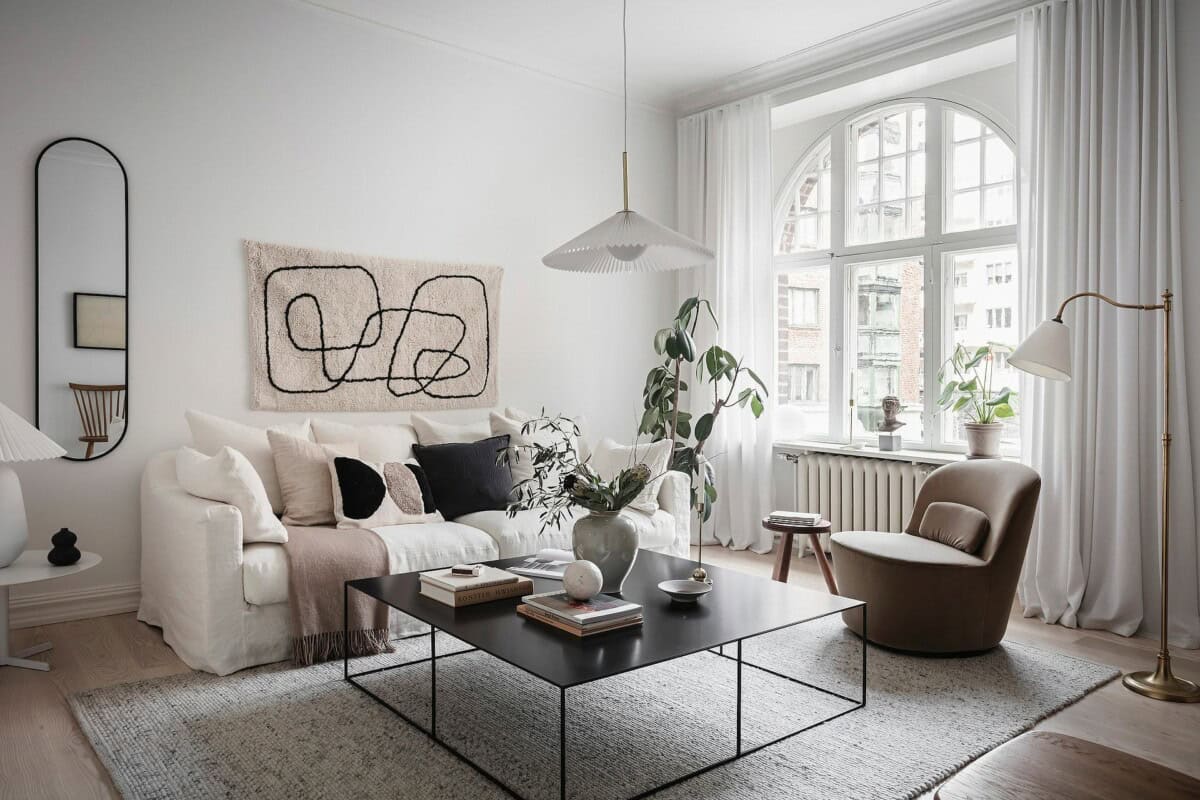 High Ceilings, Large Windows And Good Lighting Is Everything You Need High Ceilings, Large Windows And Good Lighting Is Everything You Need