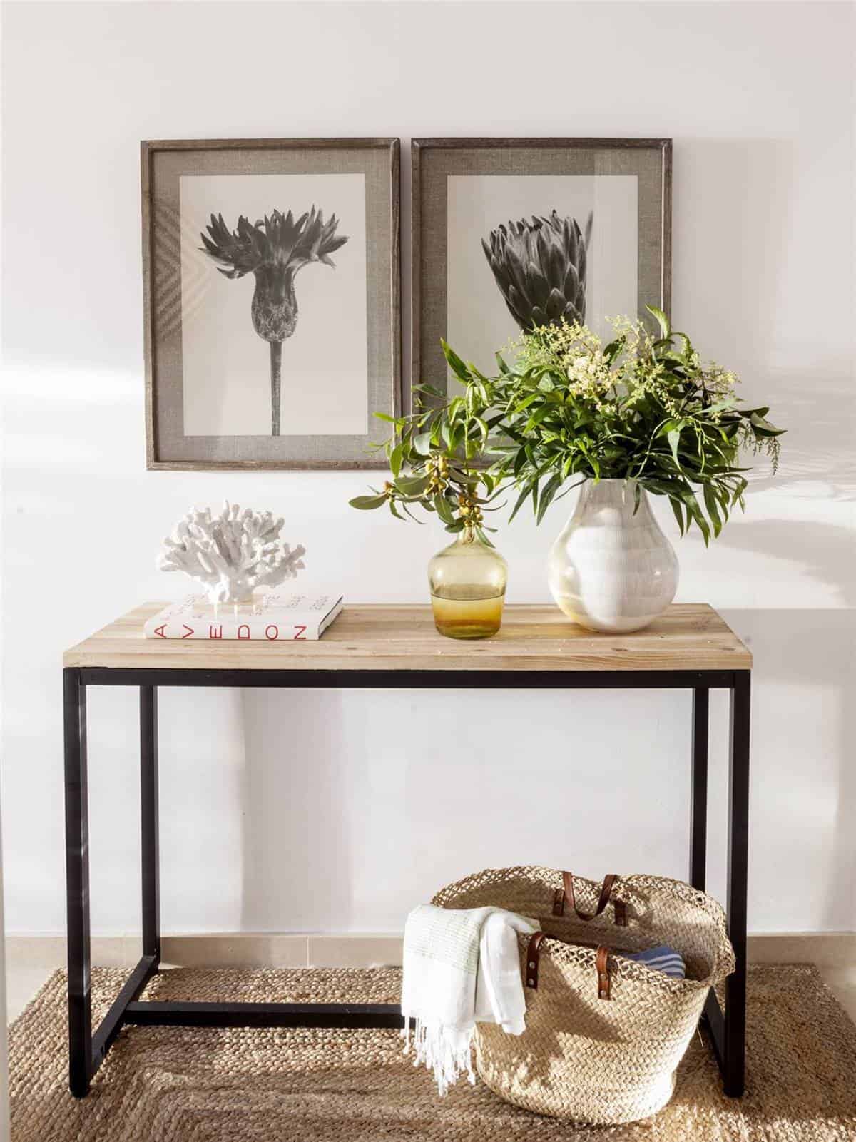 What An Decor Stylist Would Always Do In The Hall? What An Decor Stylist Would Always Do In The Hall?