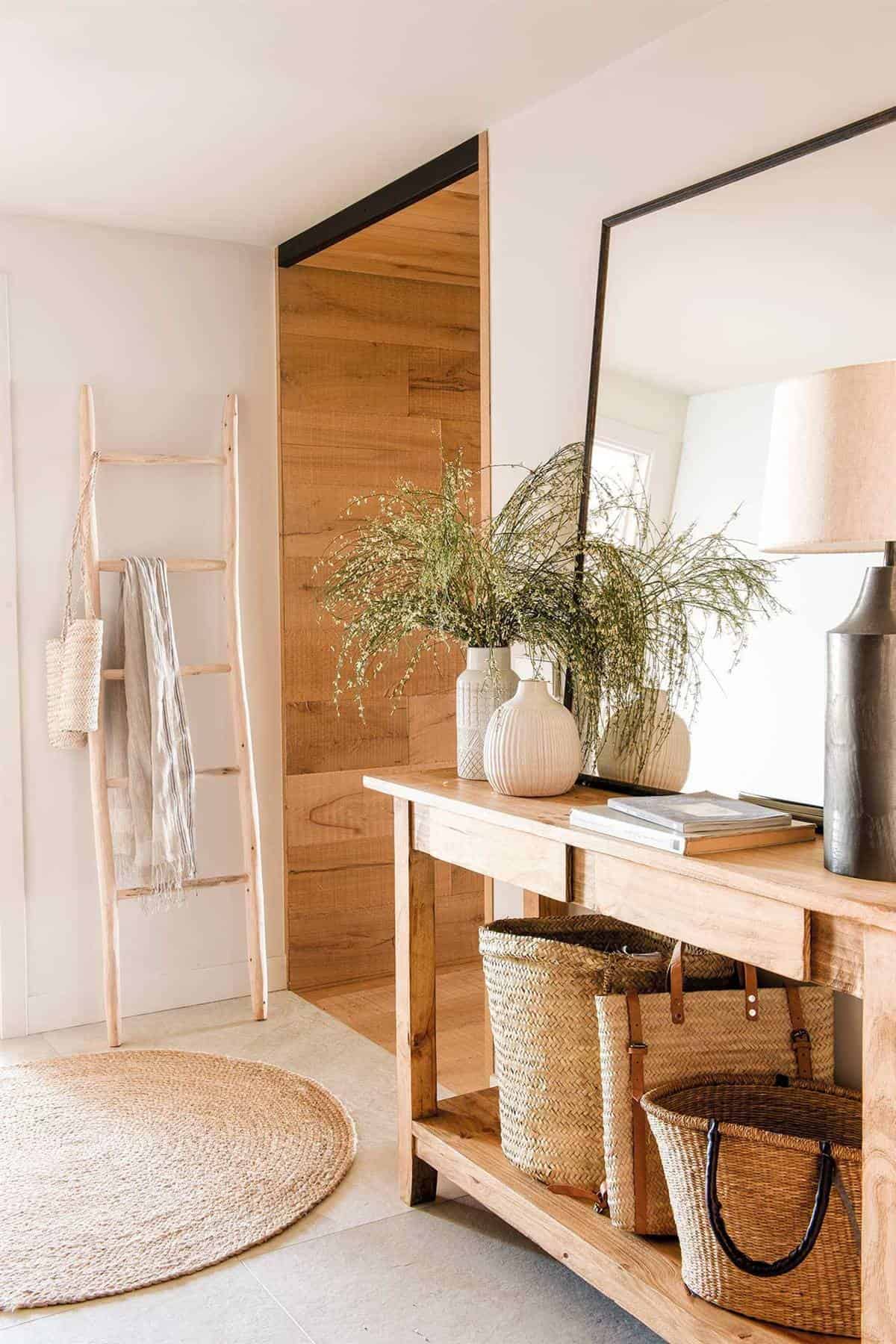 What An Decor Stylist Would Always Do In The Hall? What An Decor Stylist Would Always Do In The Hall?