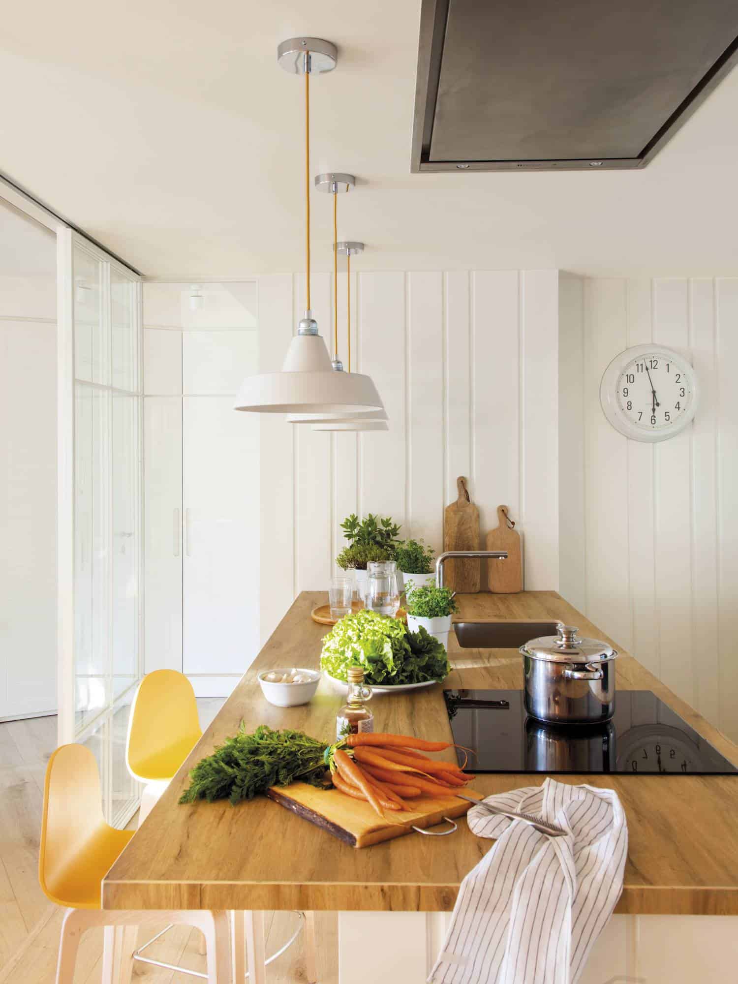 Detect & Solve Decorative Black Spots In Your Home Detect & Solve Decorative Black Spots In Your Home