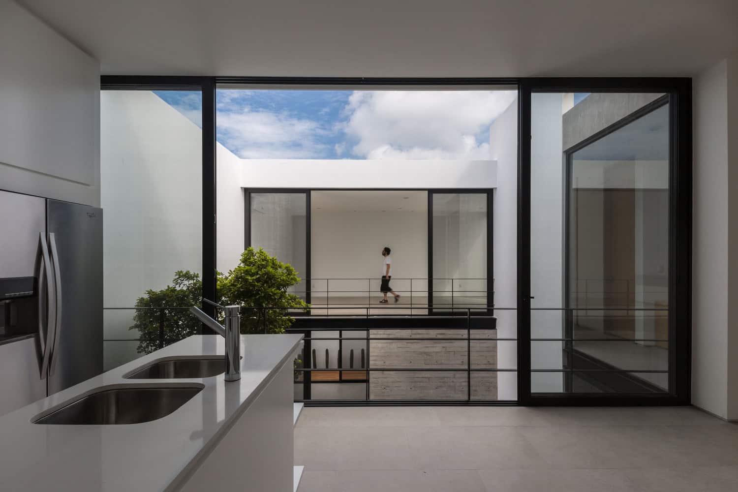 Beach House by [H] Arquitectos in Mazatlan, Mexico