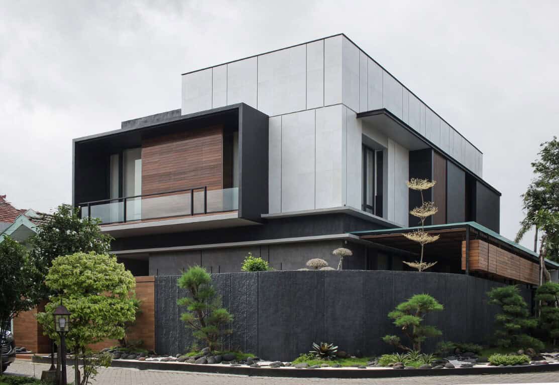 J House by y0 Design Architect in Sidoarjo, Indonesia J House by y0 Design Architect in Sidoarjo, Indonesia
