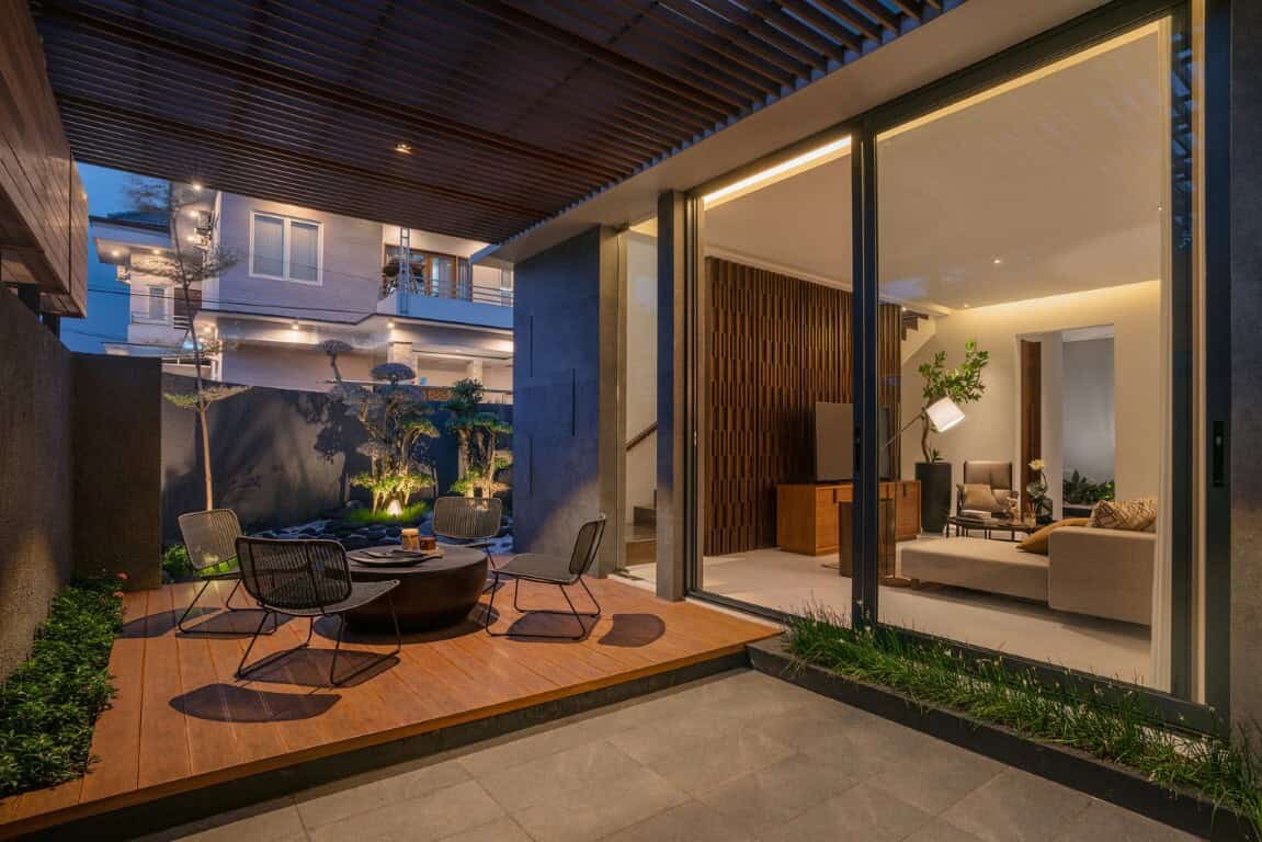J House by y0 Design Architect in Sidoarjo, Indonesia J House by y0 Design Architect in Sidoarjo, Indonesia