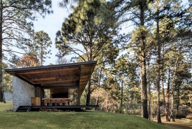 Open Valley House by RAVSTUDIO in Tapalpa, Mexico