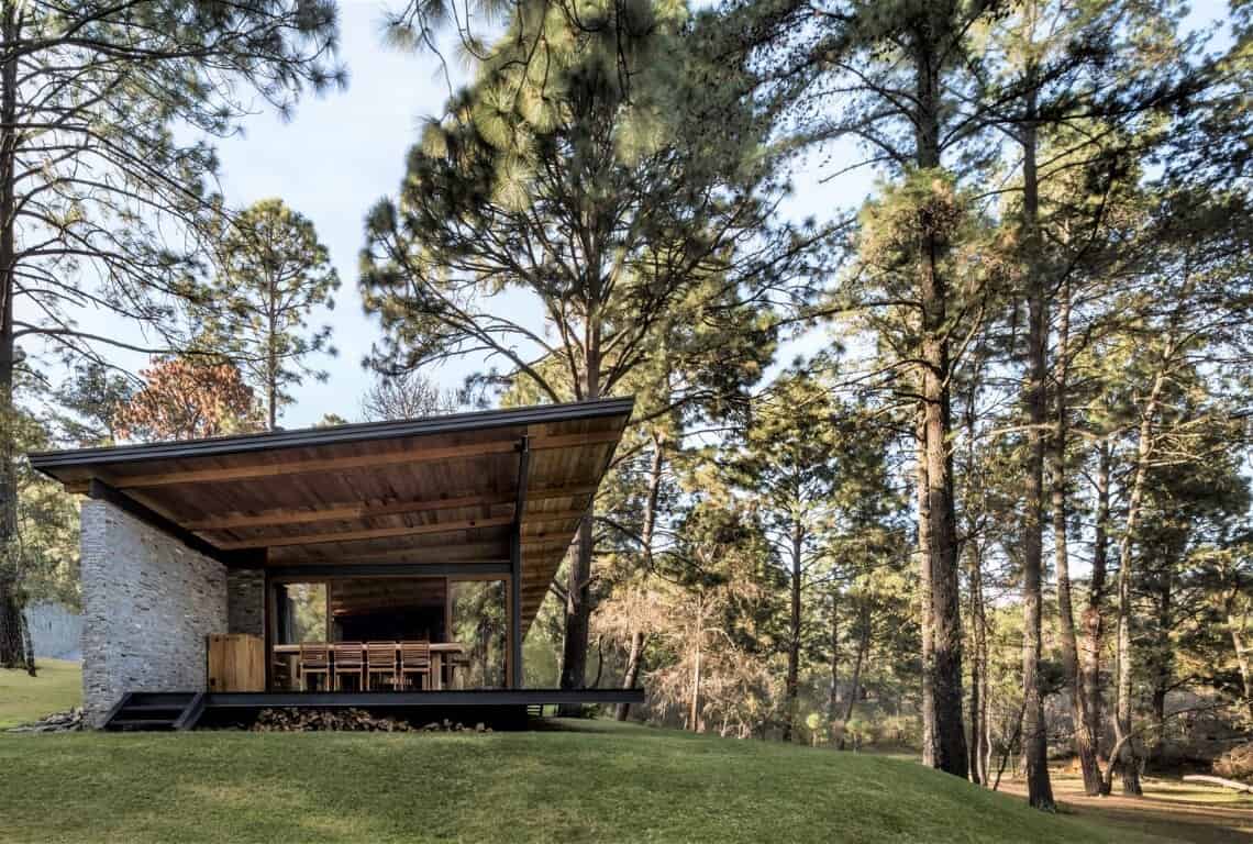 Open Valley House by RAVSTUDIO in Tapalpa, Mexico Open Valley House by RAVSTUDIO in Tapalpa, Mexico