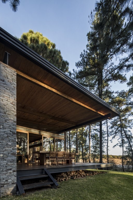 Open Valley House by RAVSTUDIO in Tapalpa, Mexico