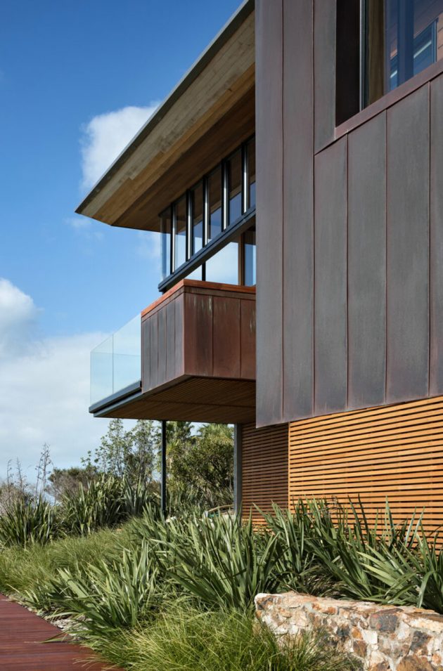 Tiri House by Strachan Group Architects on Waiheke Island, New Zealand