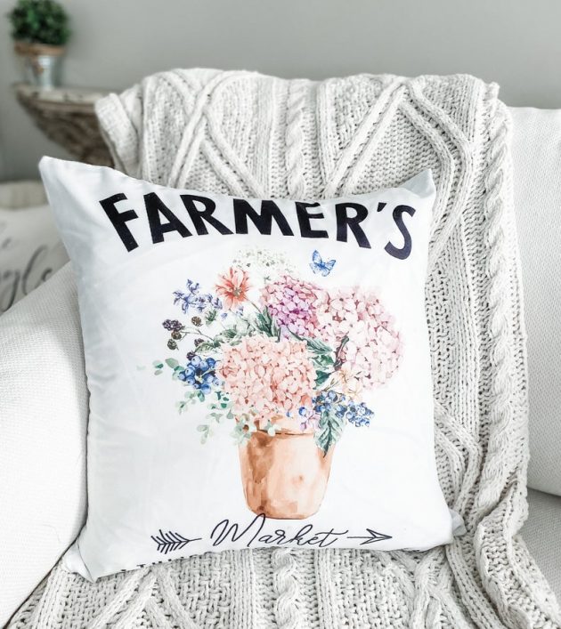 15 Lovely Spring Pillow Covers For Your Patio