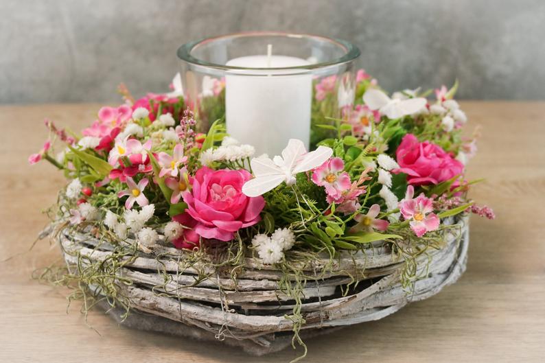 16 Refreshing Spring Centerpiece Designs You Will Want On Your Table