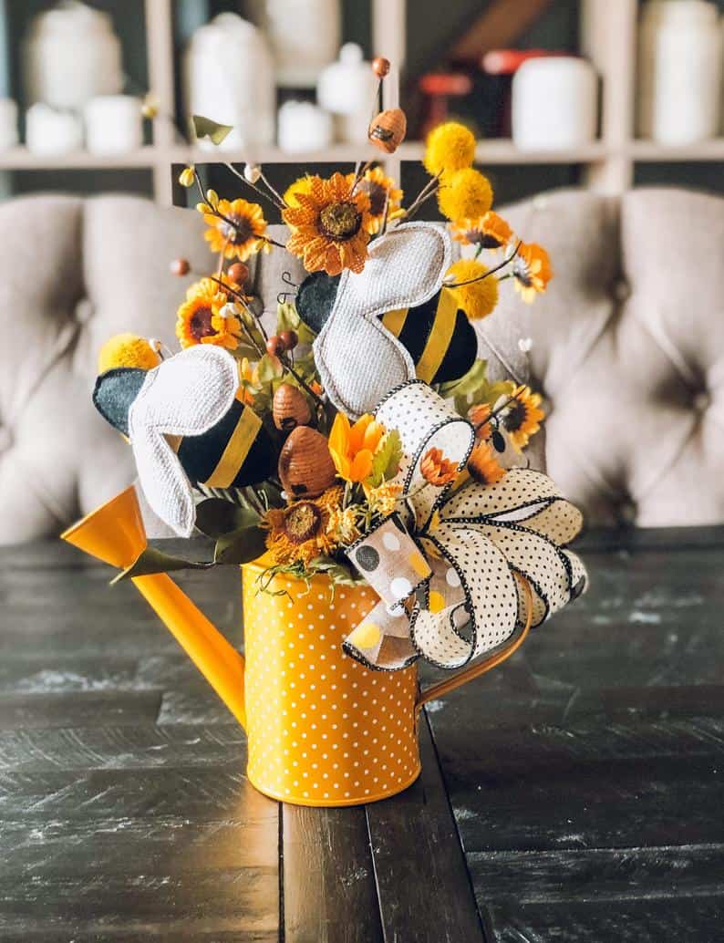 2. Spring Bee Centerpiece 2. Spring Bee Centerpiece