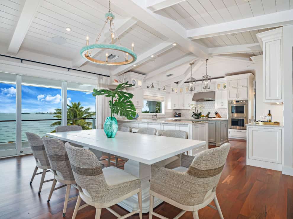 beach house dining room