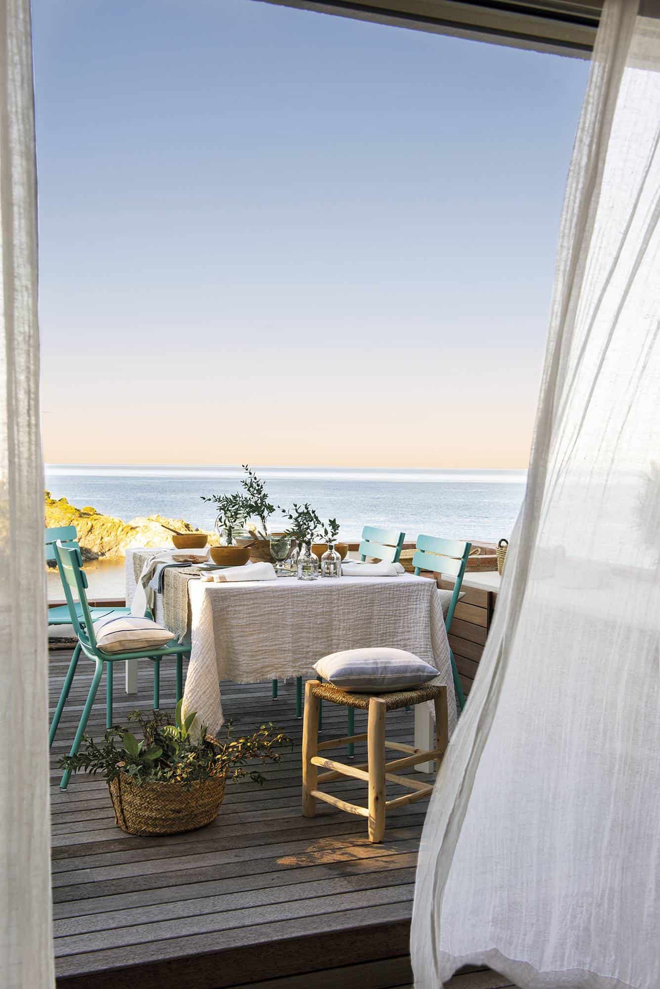 A 50 Square Meter Beach Apartment By The Sea A 50 Square Meter Beach Apartment By The Sea